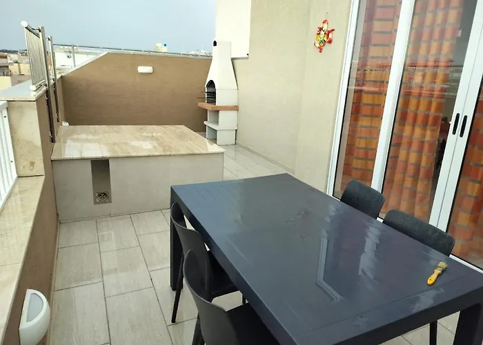 M'scala Cosy 2 Bedroom Penthouse * Tas-Sienja