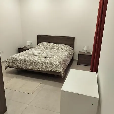 M'scala Cosy 2 Bedroom Penthouse * Tas-Sienja